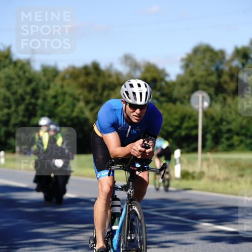 07.09.2025 - 19. Norderstedt Triathlon Michael Burmester http://msf.ph/oto/8840201 07.09.2025 14:54:24 Radfahren 411, 963, 1012 meine-sportfotos.de