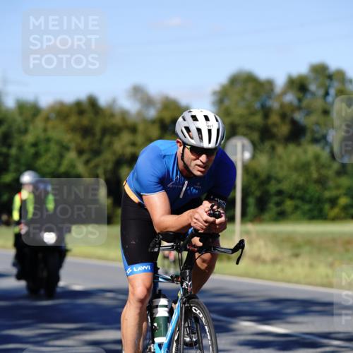 07.09.2025 - 19. Norderstedt Triathlon Michael Burmester http://msf.ph/oto/8840203 07.09.2025 14:54:24 Radfahren 411, 963, 1012 meine-sportfotos.de