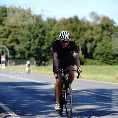 07.09.2025 - 19. Norderstedt Triathlon Michael Burmester http://msf.ph/oto/8840206 07.09.2025 14:54:27 Radfahren 411, 452 meine-sportfotos.de