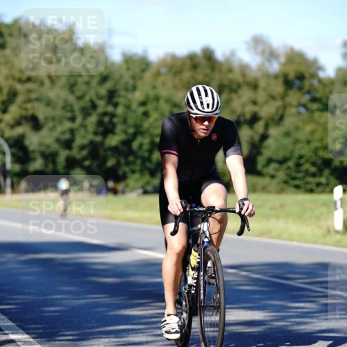07.09.2025 - 19. Norderstedt Triathlon Michael Burmester http://msf.ph/oto/8840208 07.09.2025 14:54:27 Radfahren 411, 452 meine-sportfotos.de