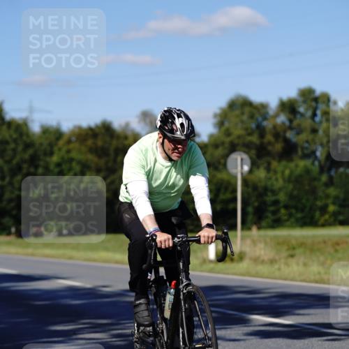 07.09.2025 - 19. Norderstedt Triathlon Michael Burmester http://msf.ph/oto/8840260 07.09.2025 14:55:39 Radfahren 905 meine-sportfotos.de