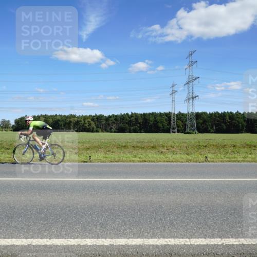 07.09.2025 - 19. Norderstedt Triathlon Michael Burmester http://msf.ph/oto/8840265 07.09.2025 14:27:04 Radfahren 969 meine-sportfotos.de