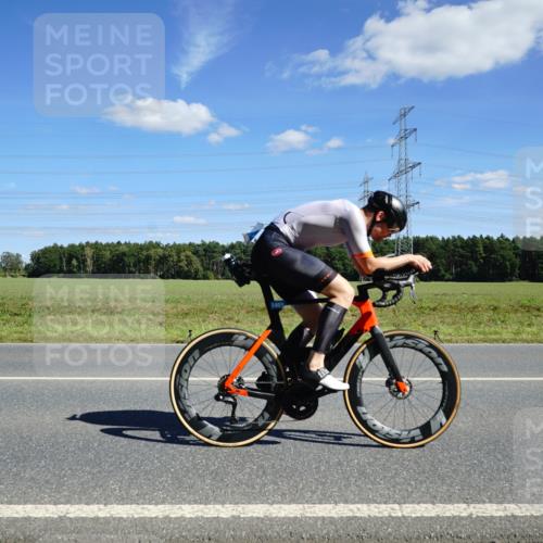 07.09.2025 - 19. Norderstedt Triathlon Michael Burmester http://msf.ph/oto/8840287 07.09.2025 14:27:15 Radfahren 1401 meine-sportfotos.de