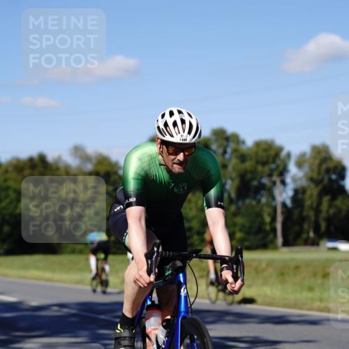 07.09.2025 - 19. Norderstedt Triathlon Michael Burmester http://msf.ph/oto/8840290 07.09.2025 14:56:41 Radfahren 1494 meine-sportfotos.de