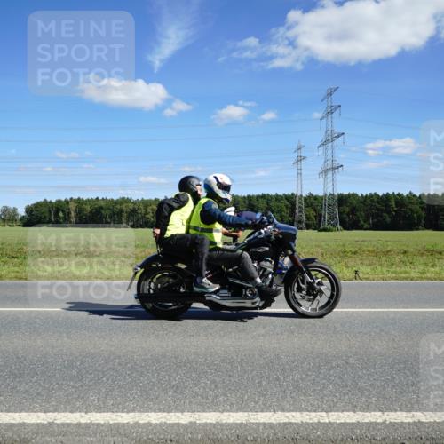 07.09.2025 - 19. Norderstedt Triathlon Michael Burmester http://msf.ph/oto/8840347 07.09.2025 14:27:30 Radfahren 422 meine-sportfotos.de