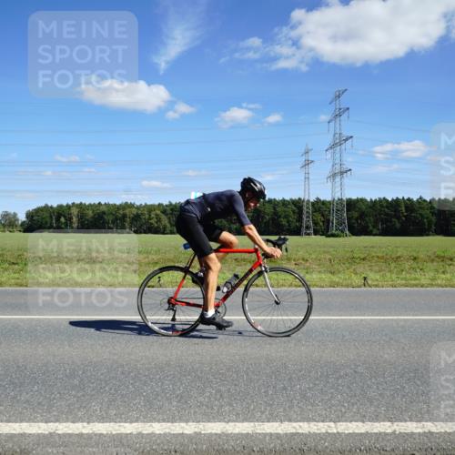 07.09.2025 - 19. Norderstedt Triathlon Michael Burmester http://msf.ph/oto/8840369 07.09.2025 14:27:35 Radfahren 379, 428, 460, 905 meine-sportfotos.de