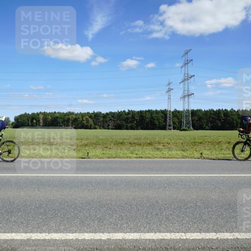 07.09.2025 - 19. Norderstedt Triathlon Michael Burmester http://msf.ph/oto/8840383 07.09.2025 14:27:37 Radfahren 379, 428, 460, 905 meine-sportfotos.de