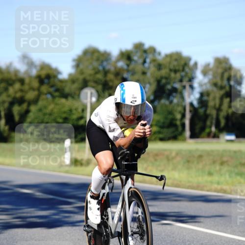07.09.2025 - 19. Norderstedt Triathlon Michael Burmester http://msf.ph/oto/8840409 07.09.2025 14:59:50 Radfahren 1501 meine-sportfotos.de