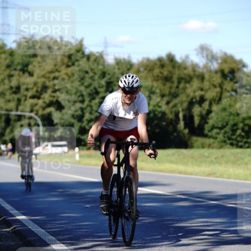 07.09.2025 - 19. Norderstedt Triathlon Michael Burmester http://msf.ph/oto/8840590 07.09.2025 15:04:06 Radfahren 462, 1431 meine-sportfotos.de