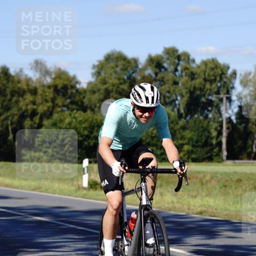 07.09.2025 - 19. Norderstedt Triathlon Michael Burmester http://msf.ph/oto/8840793 07.09.2025 15:10:00 Radfahren 953 meine-sportfotos.de