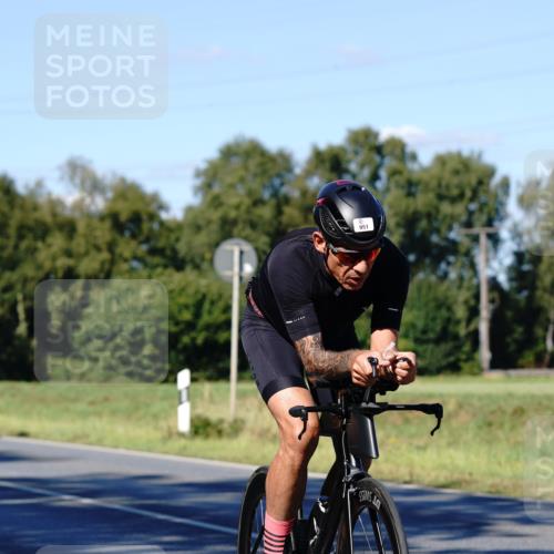 07.09.2025 - 19. Norderstedt Triathlon Michael Burmester http://msf.ph/oto/8840843 07.09.2025 15:10:52 Radfahren 932, 951 meine-sportfotos.de