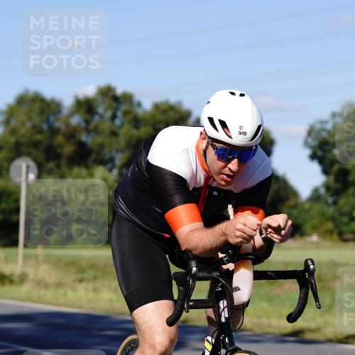 07.09.2025 - 19. Norderstedt Triathlon Michael Burmester http://msf.ph/oto/8840882 07.09.2025 15:11:40 Radfahren 949 meine-sportfotos.de
