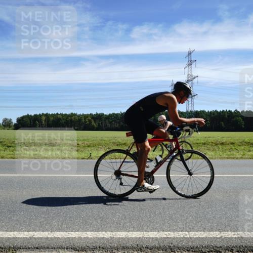 07.09.2025 - 19. Norderstedt Triathlon Michael Burmester http://msf.ph/oto/8840939 07.09.2025 12:22:53 Radfahren 283, 820, 856, 1268 meine-sportfotos.de
