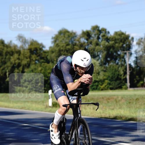 07.09.2025 - 19. Norderstedt Triathlon Michael Burmester http://msf.ph/oto/8841032 07.09.2025 15:15:59 Radfahren 1433 meine-sportfotos.de