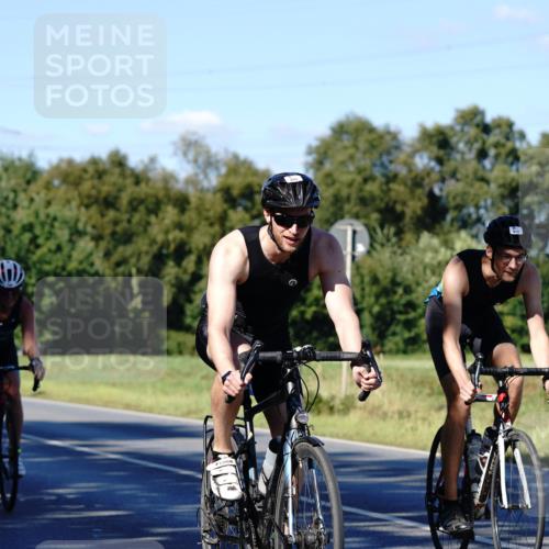 07.09.2025 - 19. Norderstedt Triathlon Michael Burmester http://msf.ph/oto/8841085 07.09.2025 15:17:43 Radfahren 889, 913, 1486 meine-sportfotos.de