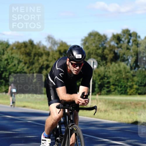 07.09.2025 - 19. Norderstedt Triathlon Michael Burmester http://msf.ph/oto/8841150 07.09.2025 15:20:12 Radfahren 868, 1495, 1526 meine-sportfotos.de
