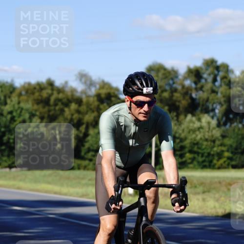 07.09.2025 - 19. Norderstedt Triathlon Michael Burmester http://msf.ph/oto/8841173 07.09.2025 15:20:35 Radfahren 945, 1506 meine-sportfotos.de