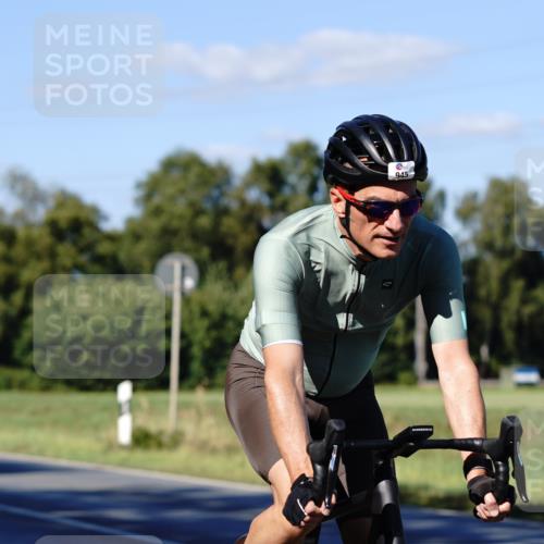 07.09.2025 - 19. Norderstedt Triathlon Michael Burmester http://msf.ph/oto/8841176 07.09.2025 15:20:35 Radfahren 945, 1506 meine-sportfotos.de