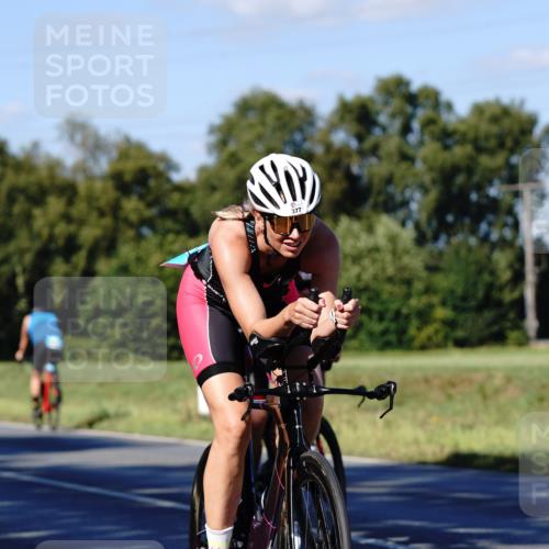 07.09.2025 - 19. Norderstedt Triathlon Michael Burmester http://msf.ph/oto/8841216 07.09.2025 15:21:10 Radfahren 377, 480, 902, 951, 1537 meine-sportfotos.de