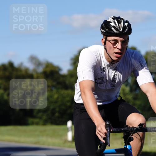 07.09.2025 - 19. Norderstedt Triathlon Michael Burmester http://msf.ph/oto/8841234 07.09.2025 15:21:22 Radfahren 1533, 1546 meine-sportfotos.de