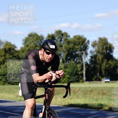 07.09.2025 - 19. Norderstedt Triathlon Michael Burmester http://msf.ph/oto/8841352 07.09.2025 15:23:58 Radfahren 943, 950 meine-sportfotos.de