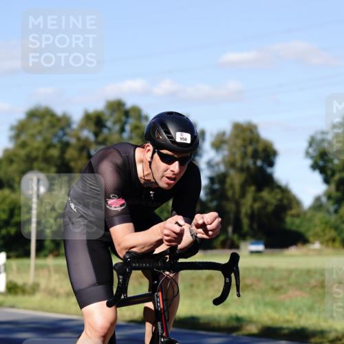 07.09.2025 - 19. Norderstedt Triathlon Michael Burmester http://msf.ph/oto/8841353 07.09.2025 15:23:59 Radfahren 943, 950 meine-sportfotos.de