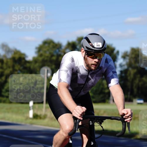 07.09.2025 - 19. Norderstedt Triathlon Michael Burmester http://msf.ph/oto/8841355 07.09.2025 15:24:01 Radfahren 421, 943, 950 meine-sportfotos.de