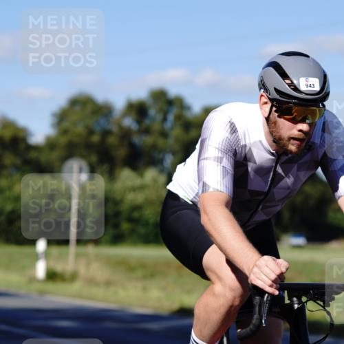 07.09.2025 - 19. Norderstedt Triathlon Michael Burmester http://msf.ph/oto/8841356 07.09.2025 15:24:01 Radfahren 421, 943, 950 meine-sportfotos.de