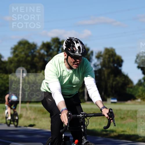 07.09.2025 - 19. Norderstedt Triathlon Michael Burmester http://msf.ph/oto/8841379 07.09.2025 15:25:24 Radfahren 425, 439, 905 meine-sportfotos.de
