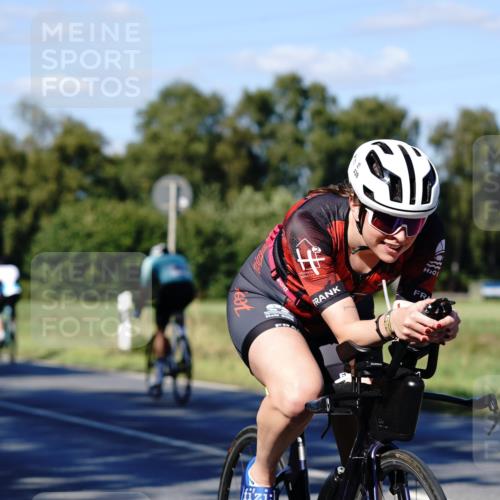 07.09.2025 - 19. Norderstedt Triathlon Michael Burmester http://msf.ph/oto/8841385 07.09.2025 15:25:28 Radfahren 425, 439 meine-sportfotos.de