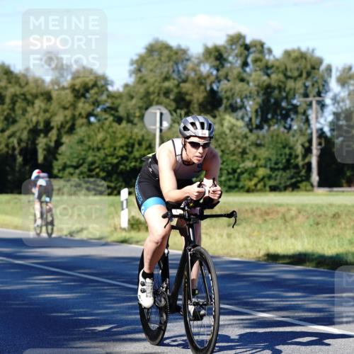 07.09.2025 - 19. Norderstedt Triathlon Michael Burmester http://msf.ph/oto/8841450 07.09.2025 15:26:46 Radfahren 450, 1481, 1497 meine-sportfotos.de
