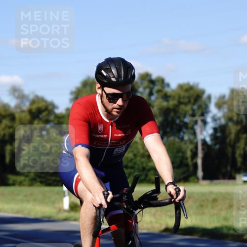 07.09.2025 - 19. Norderstedt Triathlon Michael Burmester http://msf.ph/oto/8841453 07.09.2025 15:26:46 Radfahren 450, 1481, 1497 meine-sportfotos.de
