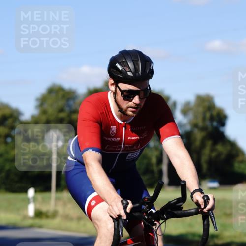 07.09.2025 - 19. Norderstedt Triathlon Michael Burmester http://msf.ph/oto/8841455 07.09.2025 15:26:46 Radfahren 450, 1481, 1497 meine-sportfotos.de