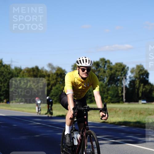 07.09.2025 - 19. Norderstedt Triathlon Michael Burmester http://msf.ph/oto/8841652 07.09.2025 15:31:35 Radfahren 937, 951, 1511 meine-sportfotos.de