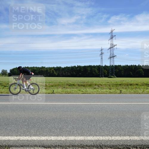 07.09.2025 - 19. Norderstedt Triathlon Michael Burmester http://msf.ph/oto/8841665 07.09.2025 12:26:27 Radfahren 216, 290, 813, 1262 meine-sportfotos.de