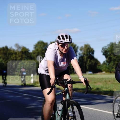 07.09.2025 - 19. Norderstedt Triathlon Michael Burmester http://msf.ph/oto/8841672 07.09.2025 15:31:44 Radfahren 917, 944, 953, 1411 meine-sportfotos.de
