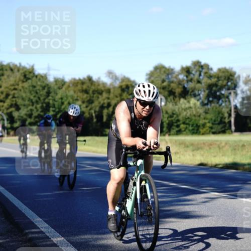 07.09.2025 - 19. Norderstedt Triathlon Michael Burmester http://msf.ph/oto/8841684 07.09.2025 15:32:02 Radfahren 902, 1427, 1460, 1479, 1523 meine-sportfotos.de
