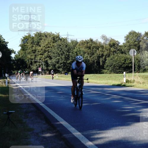 07.09.2025 - 19. Norderstedt Triathlon Michael Burmester http://msf.ph/oto/8841700 07.09.2025 15:32:19 Radfahren 903 meine-sportfotos.de