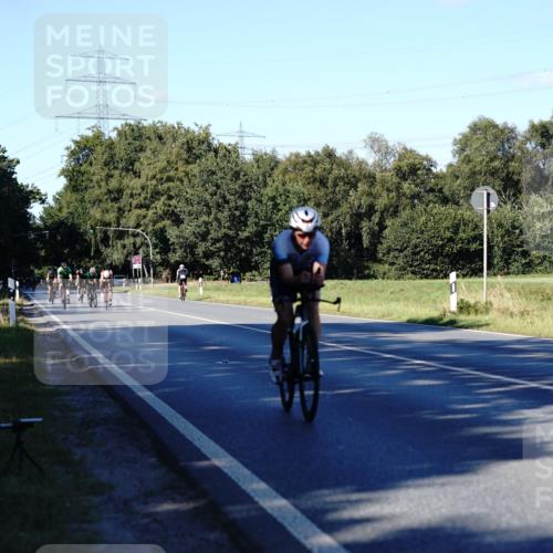 07.09.2025 - 19. Norderstedt Triathlon Michael Burmester http://msf.ph/oto/8841702 07.09.2025 15:32:19 Radfahren 903 meine-sportfotos.de