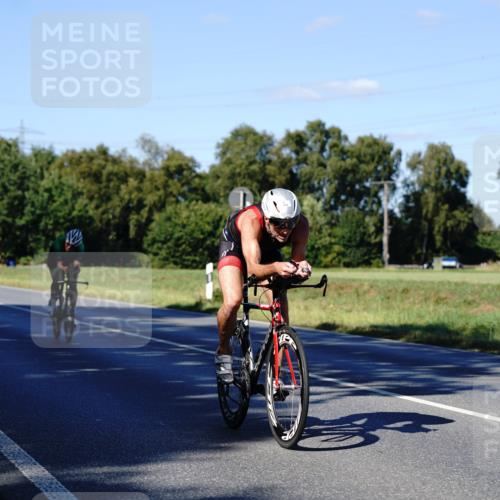 07.09.2025 - 19. Norderstedt Triathlon Michael Burmester http://msf.ph/oto/8841704 07.09.2025 15:32:24 Radfahren 401, 415, 1492, 1495 meine-sportfotos.de
