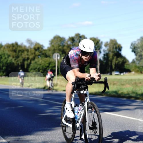 07.09.2025 - 19. Norderstedt Triathlon Michael Burmester http://msf.ph/oto/8841732 07.09.2025 15:32:40 Radfahren 477, 873, 936, 949, 1410 meine-sportfotos.de