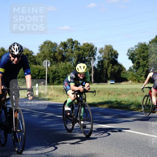 07.09.2025 - 19. Norderstedt Triathlon Michael Burmester http://msf.ph/oto/8841786 07.09.2025 15:33:37 Radfahren 883, 941, 946, 1480 meine-sportfotos.de