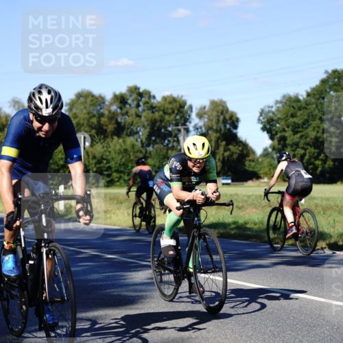 07.09.2025 - 19. Norderstedt Triathlon Michael Burmester http://msf.ph/oto/8841788 07.09.2025 15:33:37 Radfahren 883, 941, 946, 1480 meine-sportfotos.de