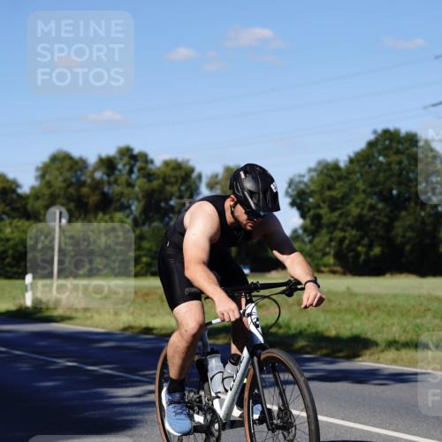 07.09.2025 - 19. Norderstedt Triathlon Michael Burmester http://msf.ph/oto/8841795 07.09.2025 15:33:45 Radfahren 875, 912 meine-sportfotos.de