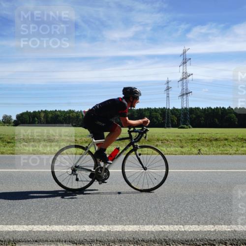 07.09.2025 - 19. Norderstedt Triathlon Michael Burmester http://msf.ph/oto/8841798 07.09.2025 12:27:04 Radfahren 187, 1370, 1386 meine-sportfotos.de