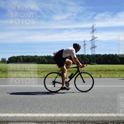 07.09.2025 - 19. Norderstedt Triathlon Michael Burmester http://msf.ph/oto/8841805 07.09.2025 12:27:05 Radfahren 187, 1370, 1386 meine-sportfotos.de