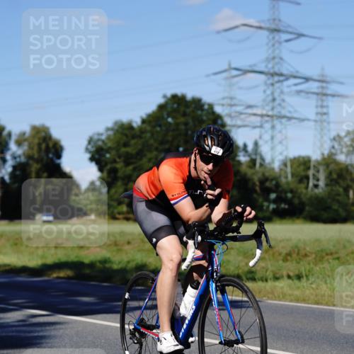 07.09.2025 - 19. Norderstedt Triathlon Michael Burmester http://msf.ph/oto/8841882 07.09.2025 15:35:43 Radfahren 412, 466, 897 meine-sportfotos.de