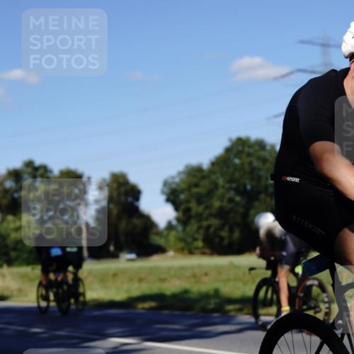 07.09.2025 - 19. Norderstedt Triathlon Michael Burmester http://msf.ph/oto/8841914 07.09.2025 15:36:26 Radfahren 372, 414, 1447, 1538 meine-sportfotos.de