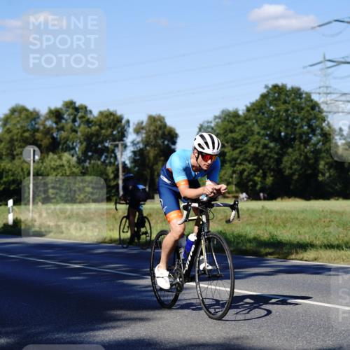 07.09.2025 - 19. Norderstedt Triathlon Michael Burmester http://msf.ph/oto/8841934 07.09.2025 15:36:47 Radfahren 425, 1453 meine-sportfotos.de