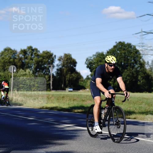 07.09.2025 - 19. Norderstedt Triathlon Michael Burmester http://msf.ph/oto/8841945 07.09.2025 15:37:04 Radfahren 384, 406, 1412, 1531 meine-sportfotos.de